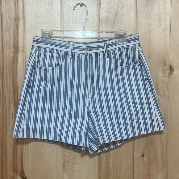 American Eagle Striped Mom Shorts Size 6 - Picture 1 of 6